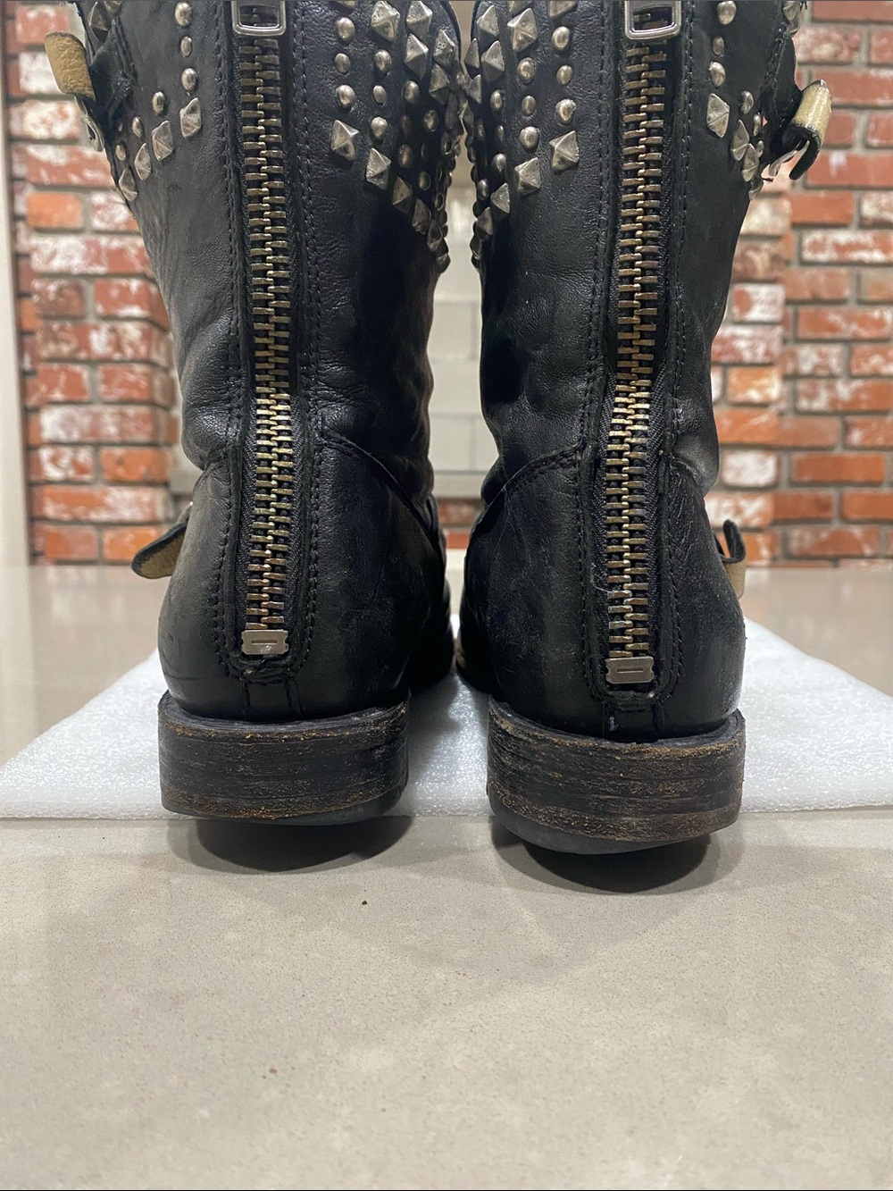 studded FRYE engineer boot womens 9/9.5 black leather - Picture 8 of 9